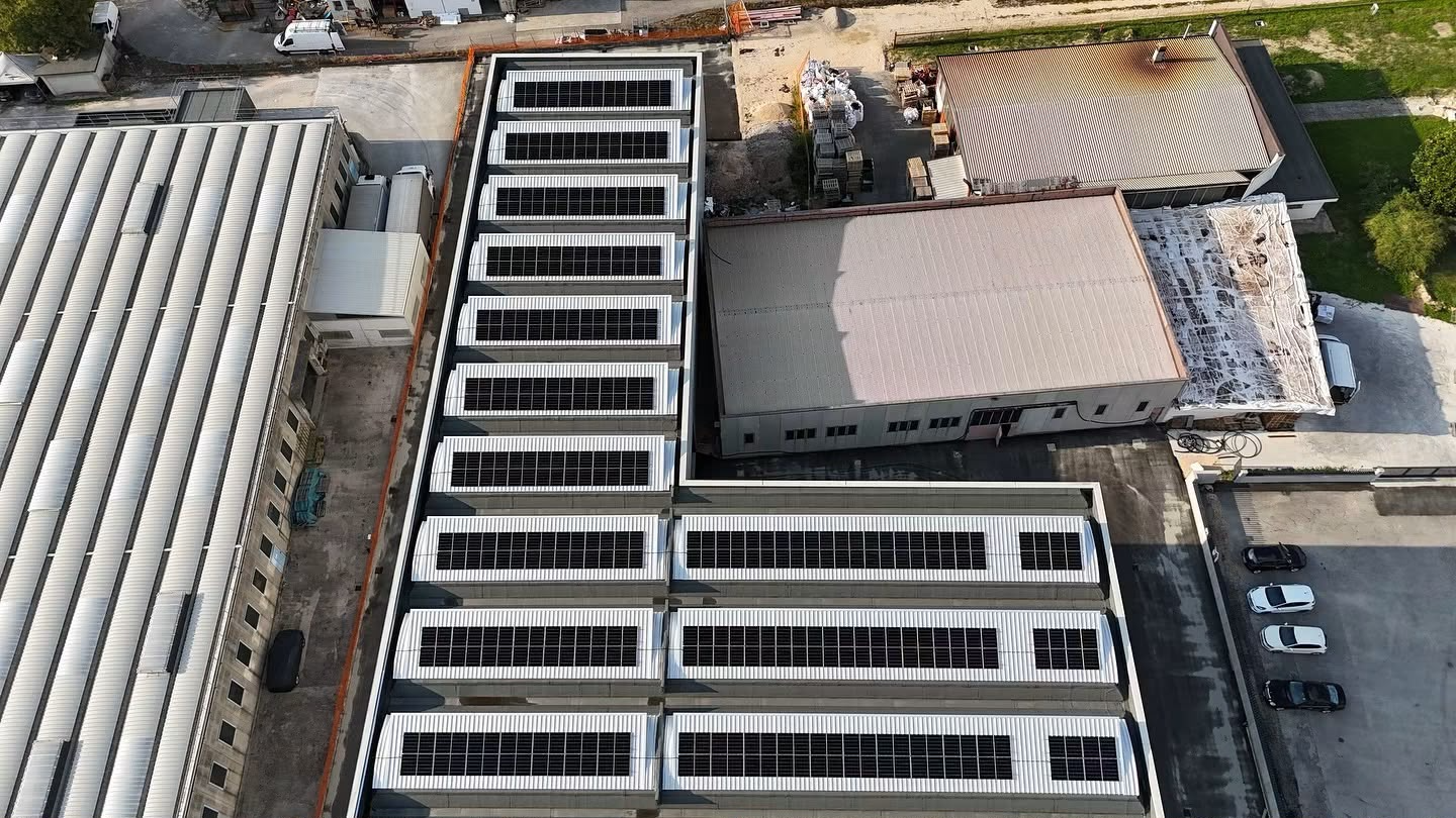 Capannone industriale a shed — Prata di Pordenone (PN)